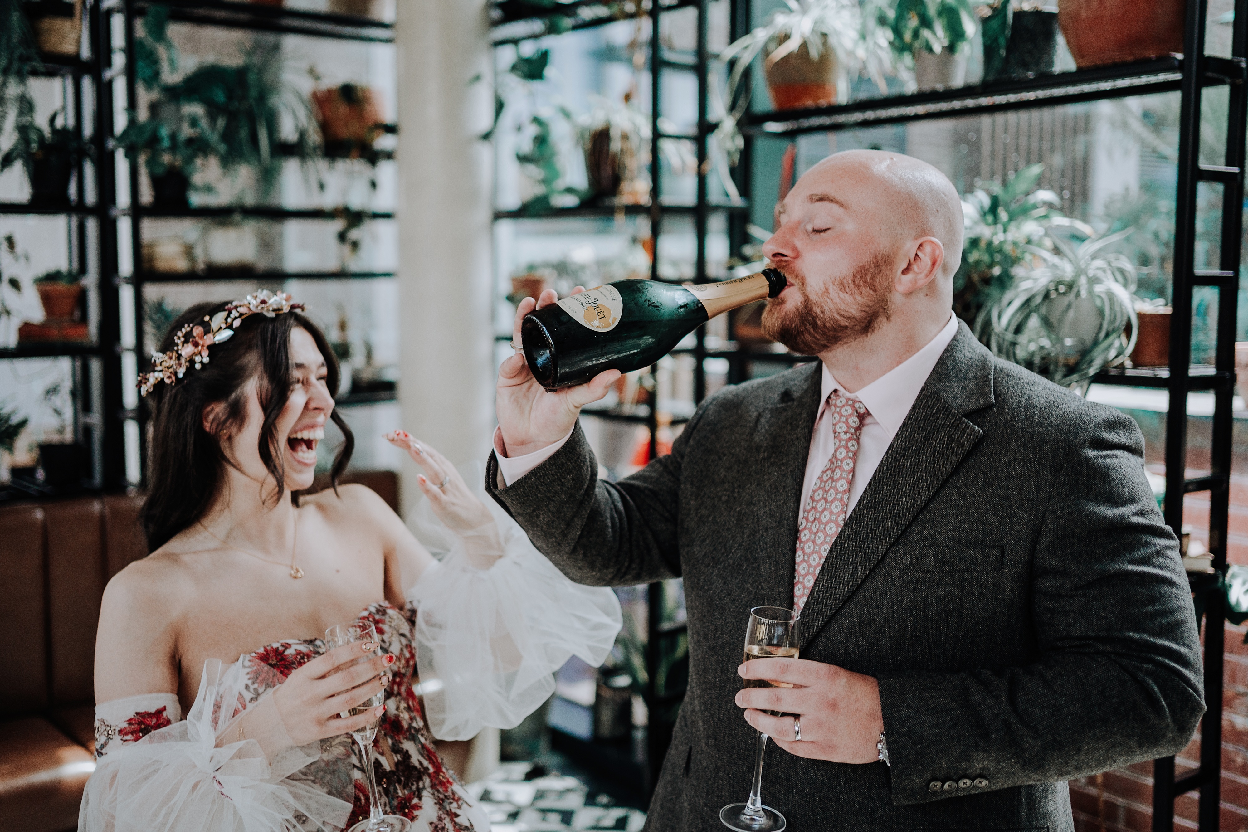 AMY-LOUISE-PHOTOGRAPHY-MANCHESTER-WEDDING-PHOTOGRAPHY-DONNA-ERIN-TOM-THE-BLACKFRIAR-SALFORD-48