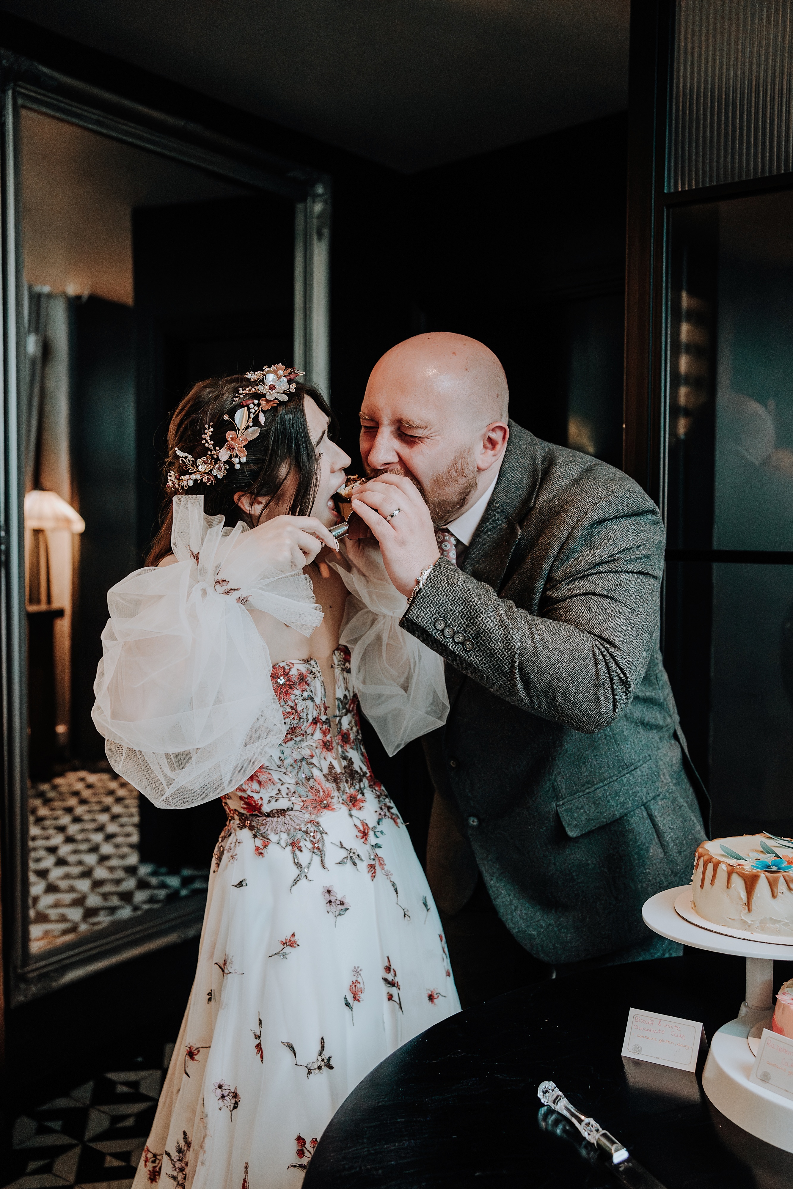 AMY-LOUISE-PHOTOGRAPHY-MANCHESTER-WEDDING-PHOTOGRAPHY-DONNA-ERIN-TOM-THE-BLACKFRIAR-SALFORD-86