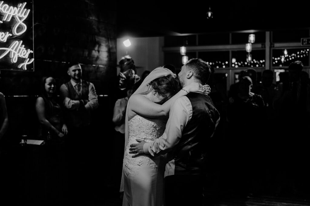 AMY-LOUISE-PHOTOGRAPHY-NATHAN-CATHERINE-BASHALL-BARN-108
