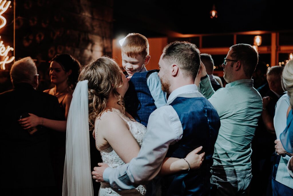 AMY-LOUISE-PHOTOGRAPHY-NATHAN-CATHERINE-BASHALL-BARN-111