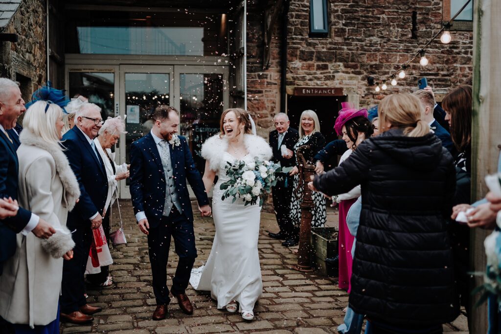 AMY-LOUISE-PHOTOGRAPHY-NATHAN-CATHERINE-BASHALL-BARN-69
