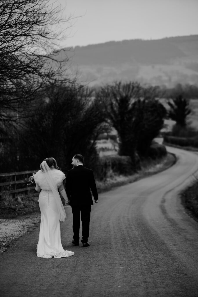 AMY-LOUISE-PHOTOGRAPHY-NATHAN-CATHERINE-BASHALL-BARN-91