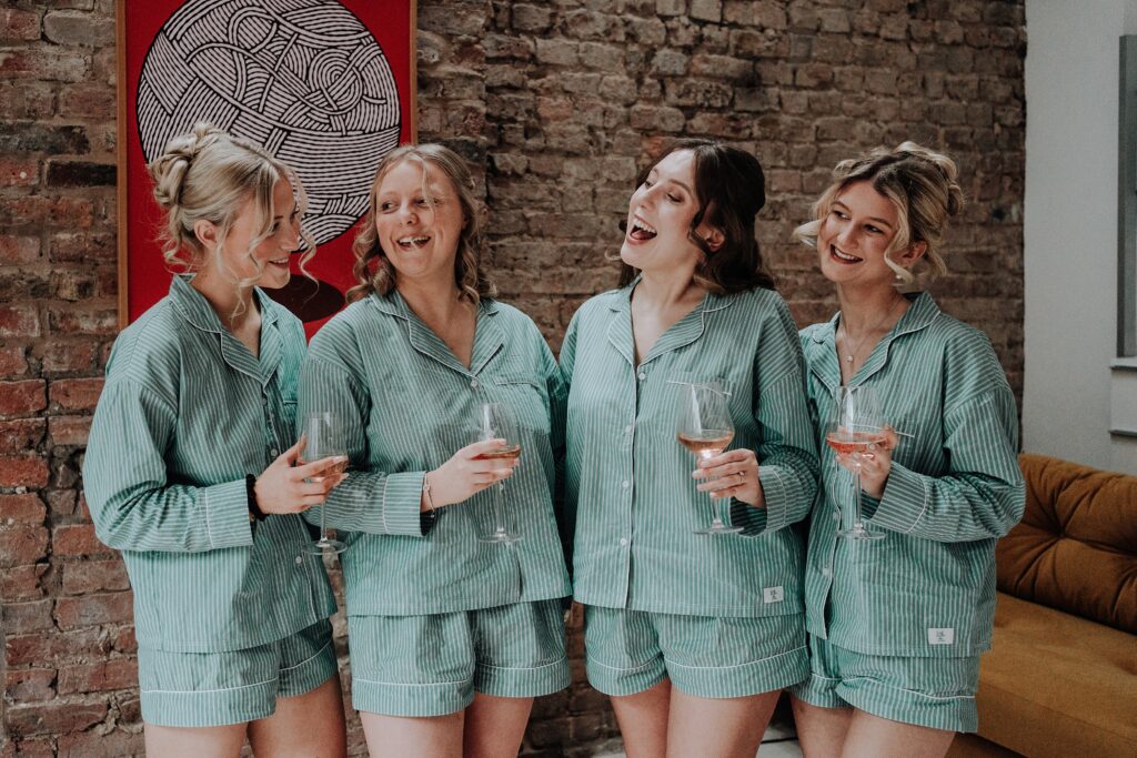 AMY-LOUISE-PHOTOGRAPHY-THE-BLACFRIAR-SALFORD-ESTHER-ALEX-WEDDING-11
