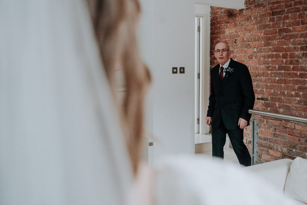 AMY-LOUISE-PHOTOGRAPHY-THE-BLACFRIAR-SALFORD-ESTHER-ALEX-WEDDING-21