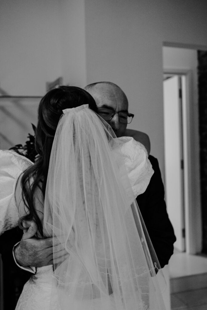 AMY-LOUISE-PHOTOGRAPHY-THE-BLACFRIAR-SALFORD-ESTHER-ALEX-WEDDING-22