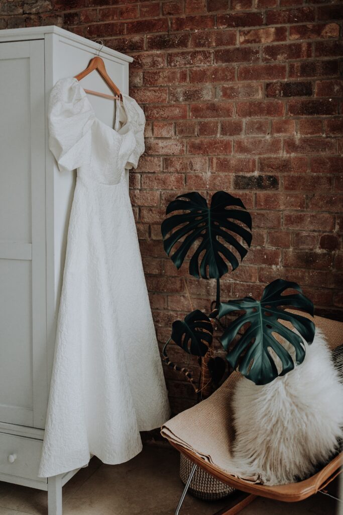 AMY-LOUISE-PHOTOGRAPHY-THE-BLACFRIAR-SALFORD-ESTHER-ALEX-WEDDING-4
