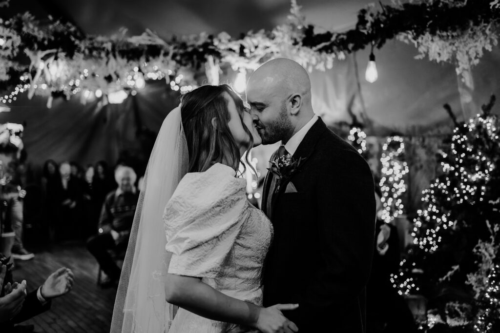 AMY-LOUISE-PHOTOGRAPHY-THE-BLACFRIAR-SALFORD-ESTHER-ALEX-WEDDING-43