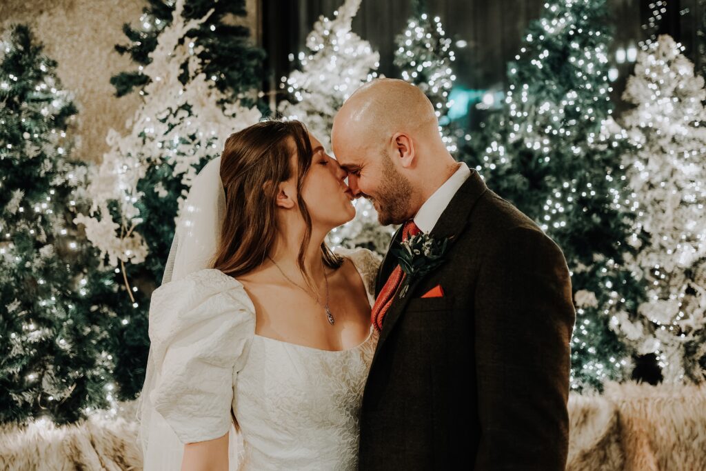 AMY-LOUISE-PHOTOGRAPHY-THE-BLACFRIAR-SALFORD-ESTHER-ALEX-WEDDING-66