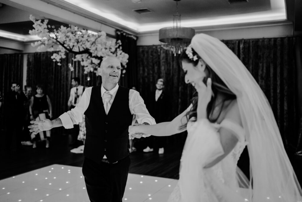 CHESHIRE-WEDDING-PHOTOGRAPHY-ADAM-MARIA-MERRYDALE-MANOR-44