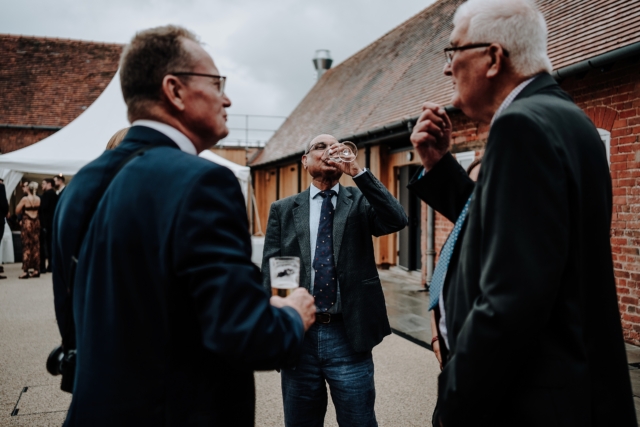 CHESHIRE-WEDDING-PHOTOGRAPHY-CHESTER-ZOO-HANDE-SAM-37