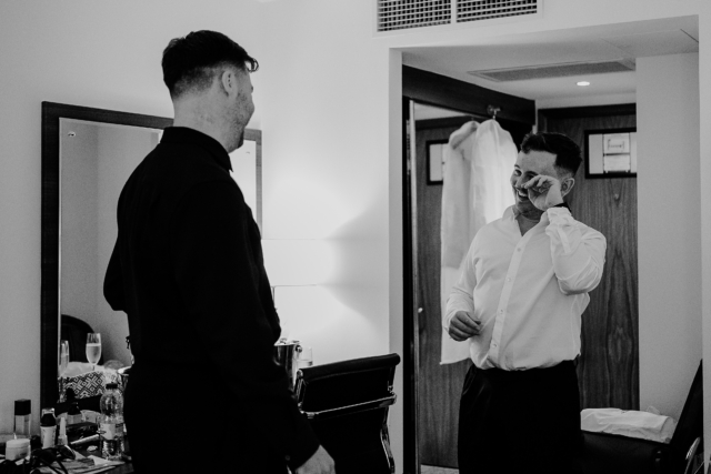 CHESHIRE-WEDDING-PHOTOGRAPHY-CHESTER-ZOO-HANDE-SAM-5