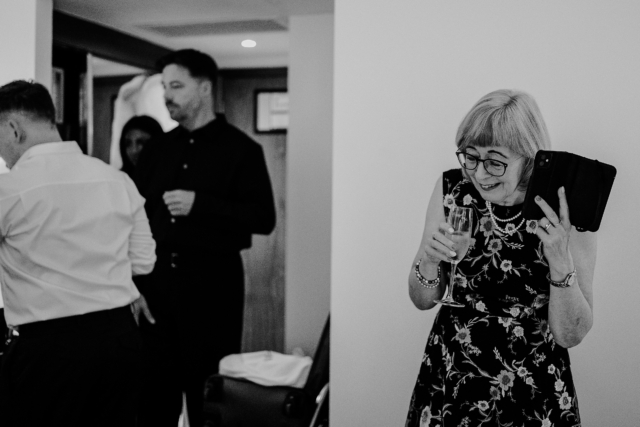 CHESHIRE-WEDDING-PHOTOGRAPHY-CHESTER-ZOO-HANDE-SAM-6