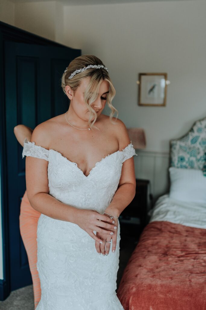 CHESHIRE-WEDDING-PHOTOGRAPHY-DONINGTON-PARK-LYDIA-JAMIE-21