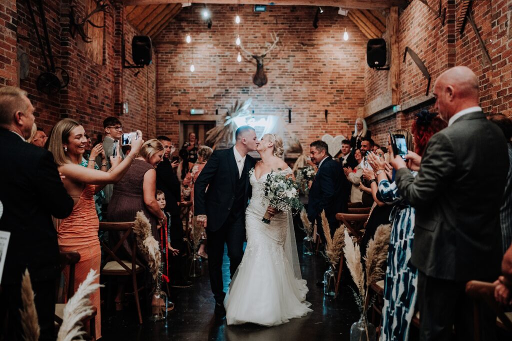 CHESHIRE-WEDDING-PHOTOGRAPHY-DONINGTON-PARK-LYDIA-JAMIE-35