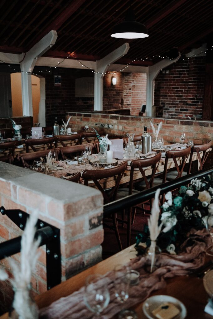 CHESHIRE-WEDDING-PHOTOGRAPHY-DONINGTON-PARK-LYDIA-JAMIE-52