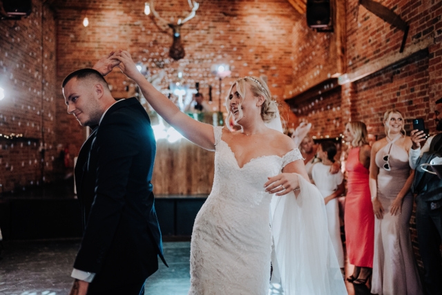 CHESHIRE-WEDDING-PHOTOGRAPHY-DONINGTON-PARK-LYDIA-JAMIE-69