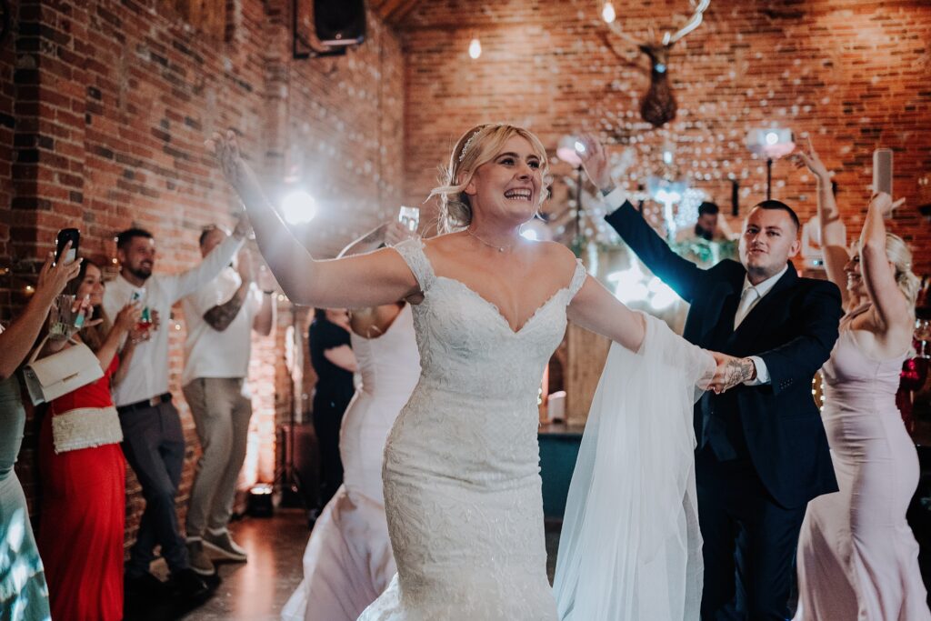 CHESHIRE-WEDDING-PHOTOGRAPHY-DONINGTON-PARK-LYDIA-JAMIE-71