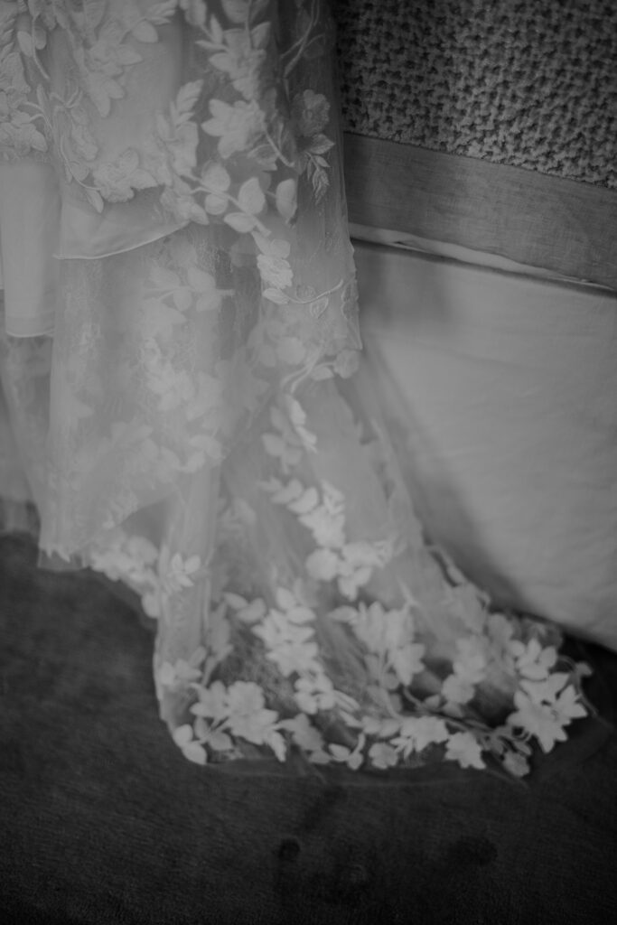 CHESHIRE-WEDDING-PHOTOGRAPHY-NIA-BEN-ISCOYD-PARK-13