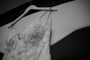 CHESHIRE-WEDDING-PHOTOGRAPHY-NIA-BEN-ISCOYD-PARK-14