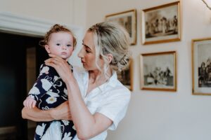 CHESHIRE-WEDDING-PHOTOGRAPHY-NIA-BEN-ISCOYD-PARK-16