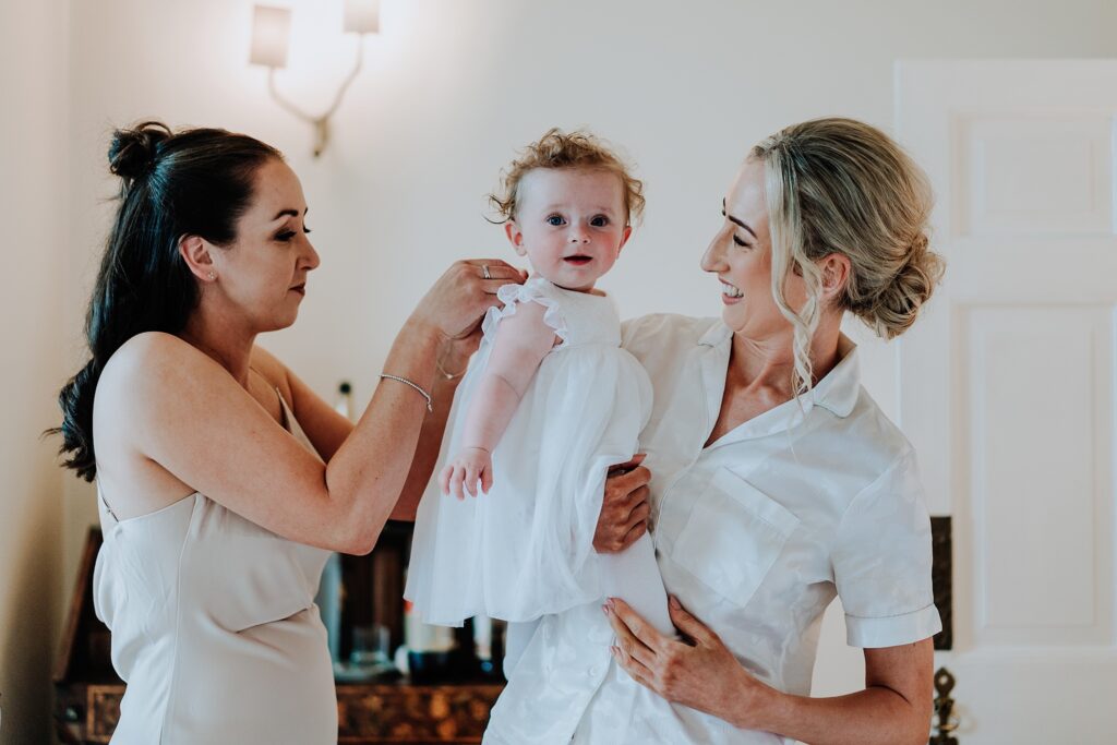 CHESHIRE-WEDDING-PHOTOGRAPHY-NIA-BEN-ISCOYD-PARK-20