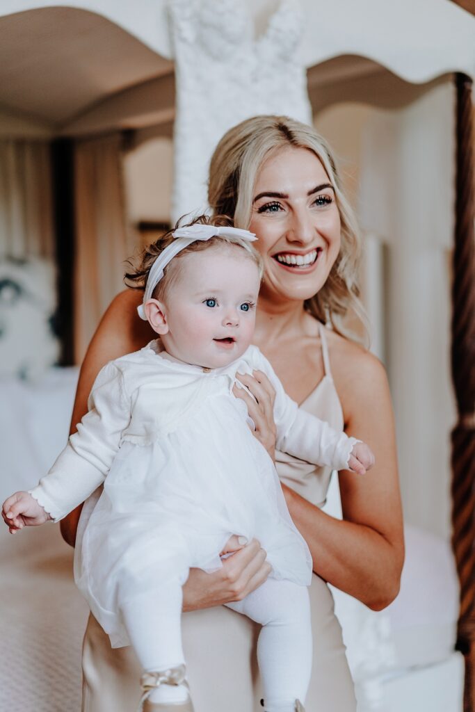 CHESHIRE-WEDDING-PHOTOGRAPHY-NIA-BEN-ISCOYD-PARK-22