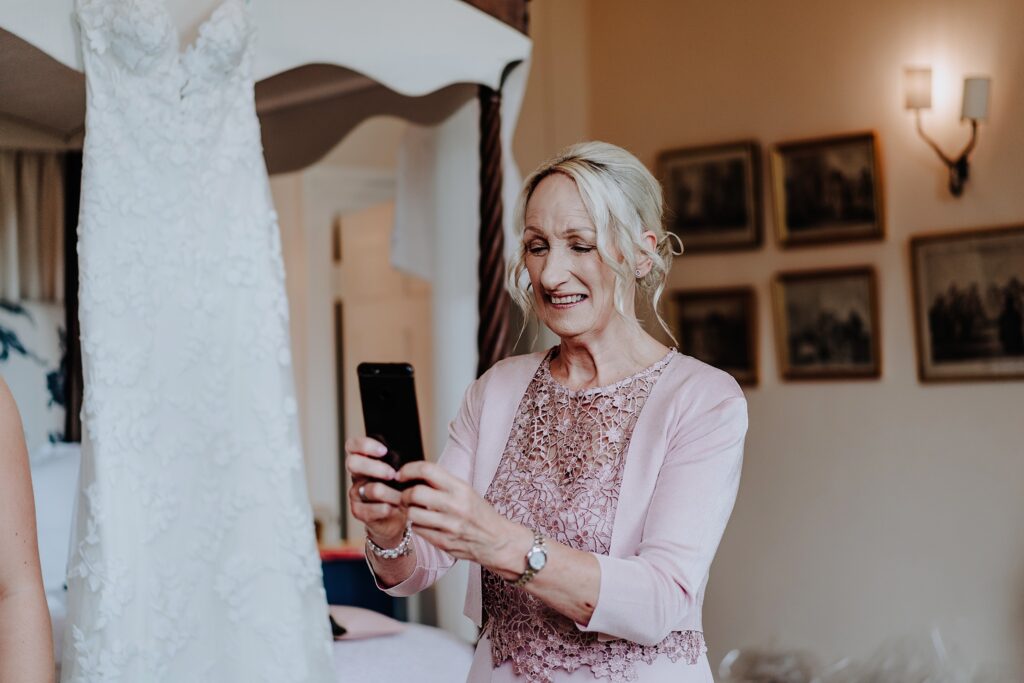 CHESHIRE-WEDDING-PHOTOGRAPHY-NIA-BEN-ISCOYD-PARK-23