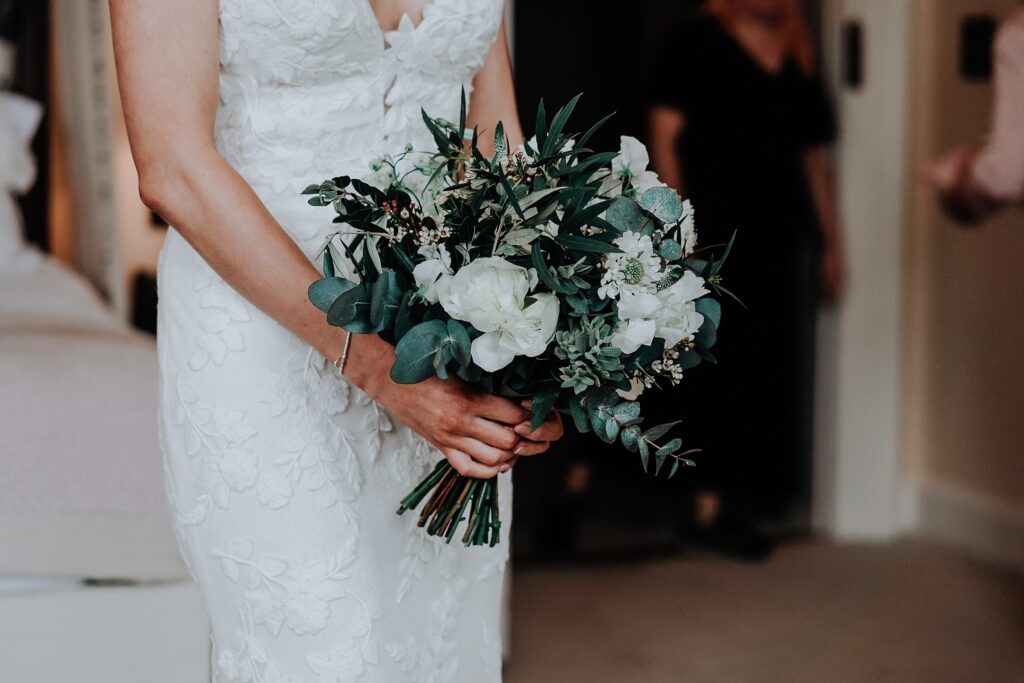 CHESHIRE-WEDDING-PHOTOGRAPHY-NIA-BEN-ISCOYD-PARK-26