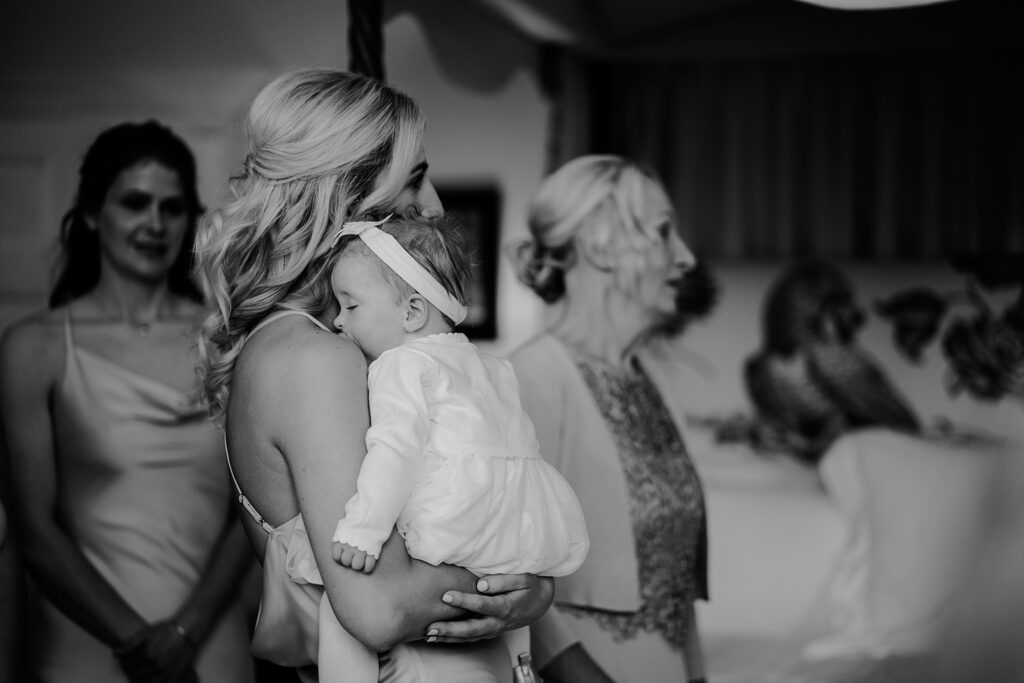 CHESHIRE-WEDDING-PHOTOGRAPHY-NIA-BEN-ISCOYD-PARK-27