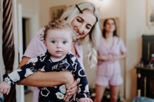 CHESHIRE-WEDDING-PHOTOGRAPHY-NIA-BEN-ISCOYD-PARK-7