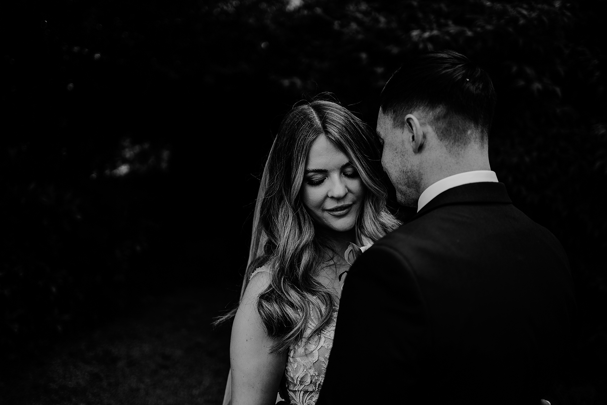 CHESHIRE-WEDDING-PHOTOGRAPHY-REBECCA-JAMES-EAVES-HALL-PHOTOGRAPHY-30