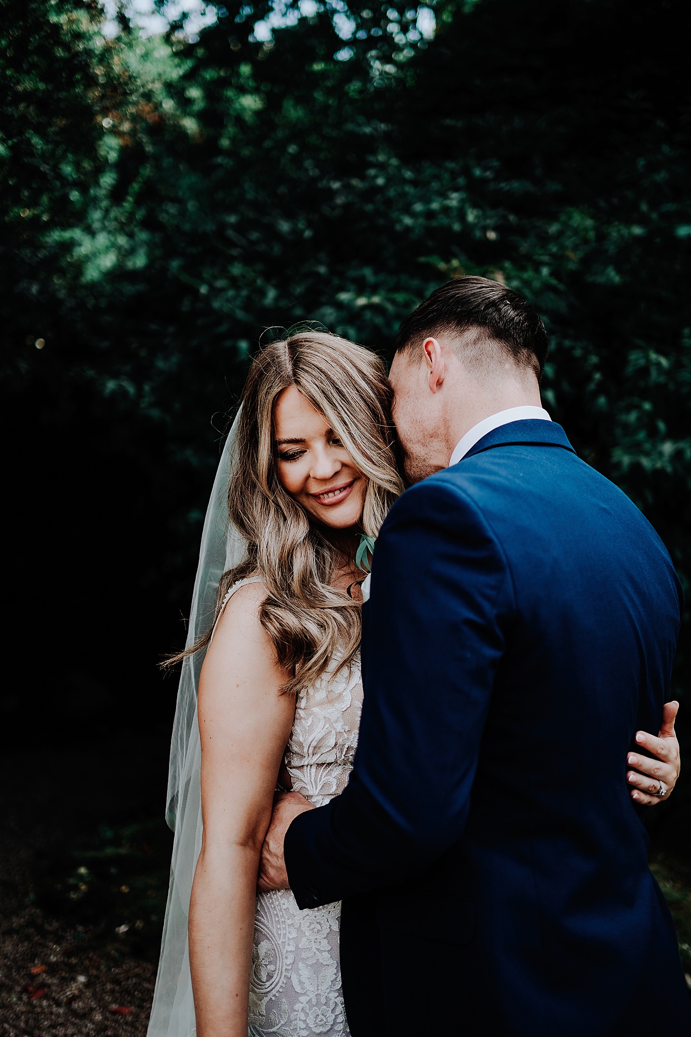 CHESHIRE-WEDDING-PHOTOGRAPHY-REBECCA-JAMES-EAVES-HALL-PHOTOGRAPHY-31