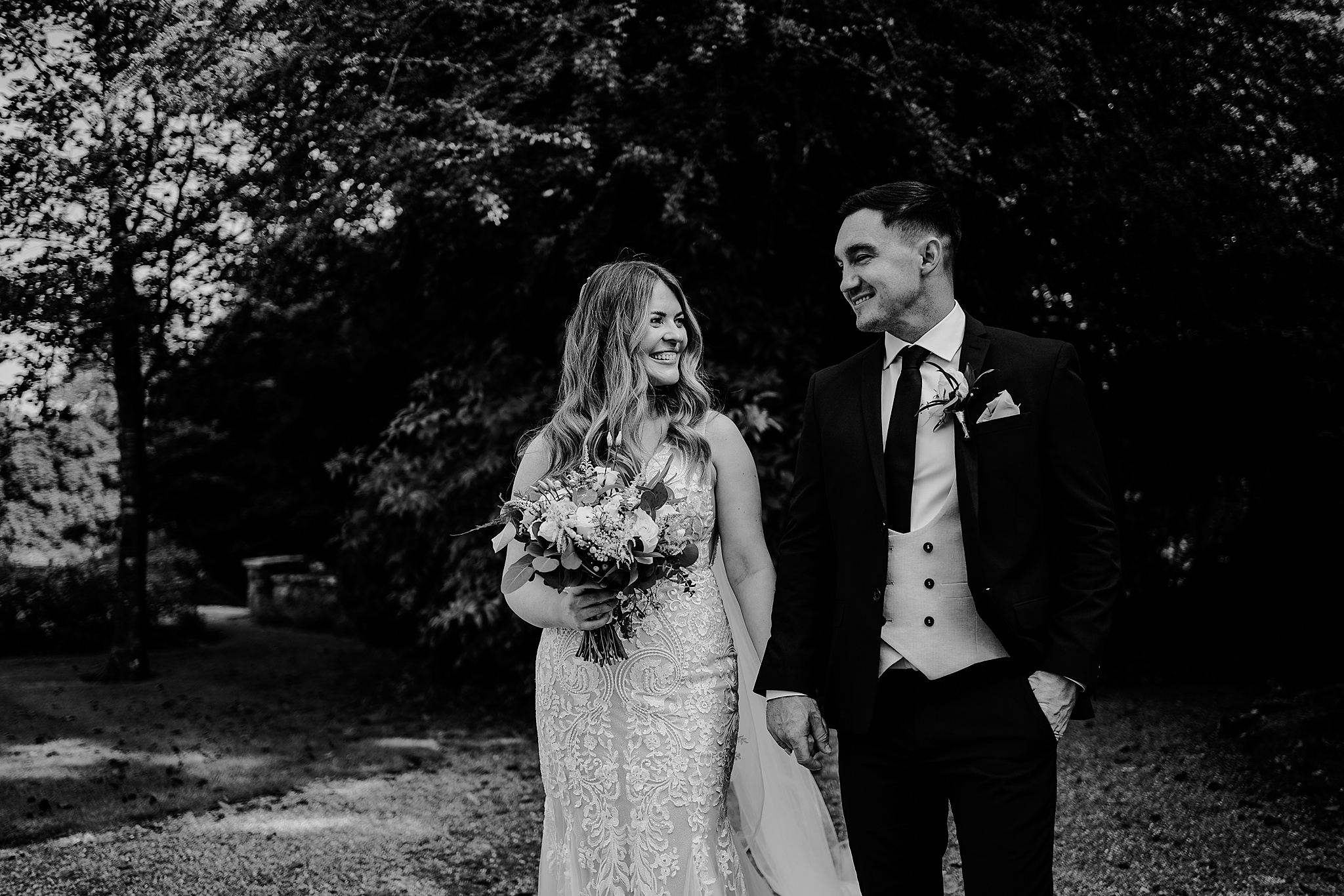 CHESHIRE-WEDDING-PHOTOGRAPHY-REBECCA-JAMES-EAVES-HALL-PHOTOGRAPHY-32