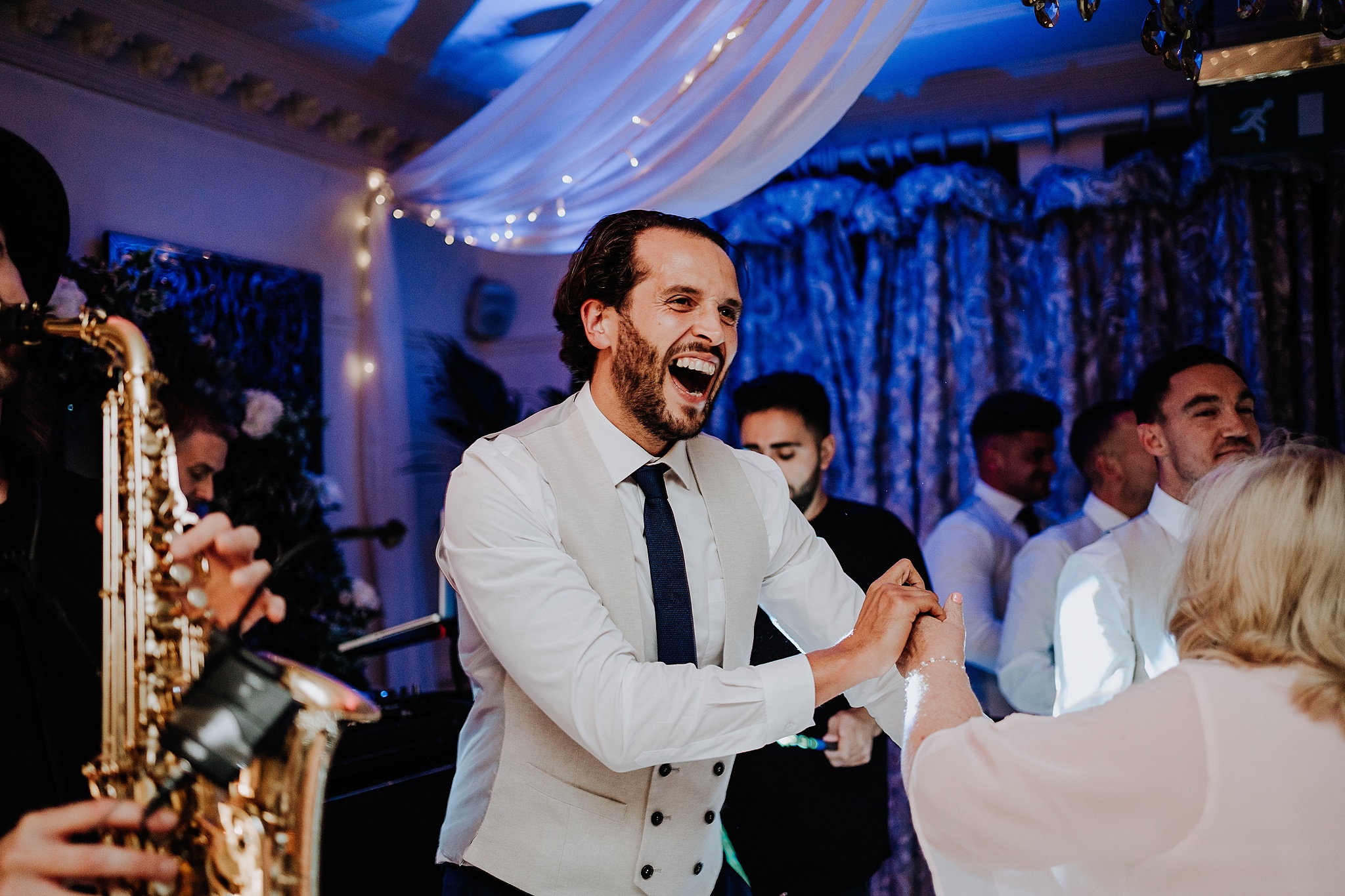 CHESHIRE-WEDDING-PHOTOGRAPHY-REBECCA-JAMES-EAVES-HALL-PHOTOGRAPHY-55