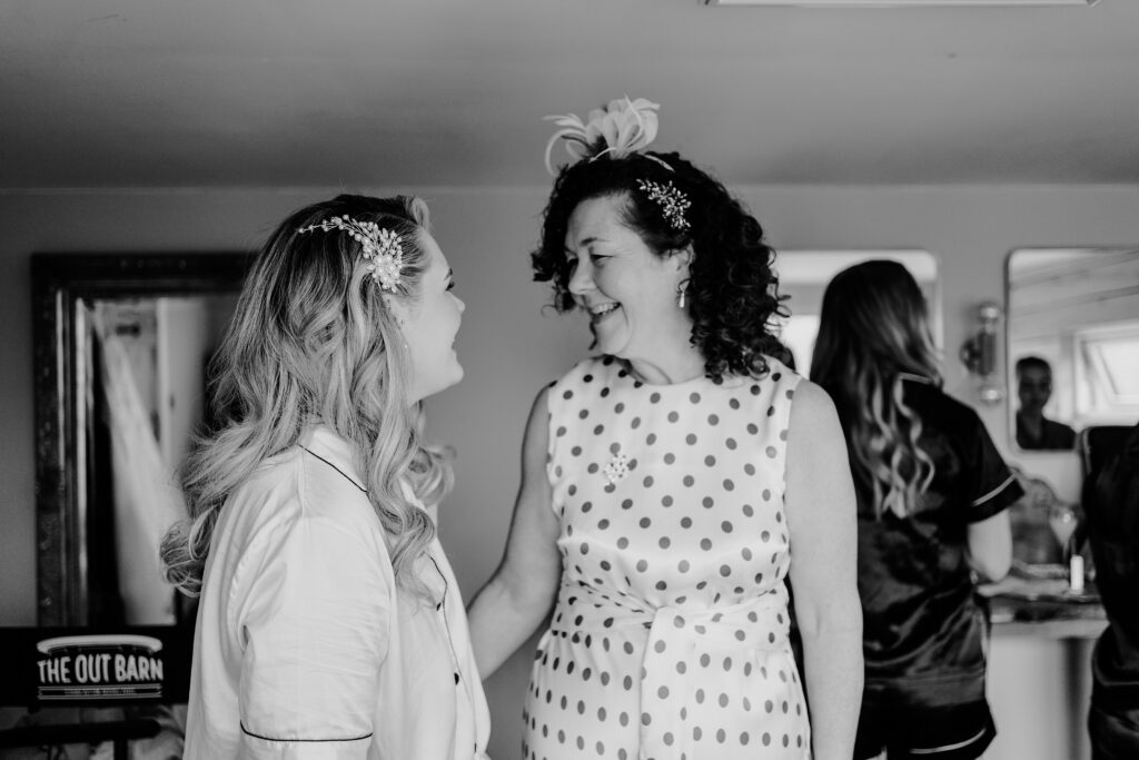 CHESHIRE-WEDDING-PHOTOGRAPHY-THE-OUTBARN-LUCY-JACK-12
