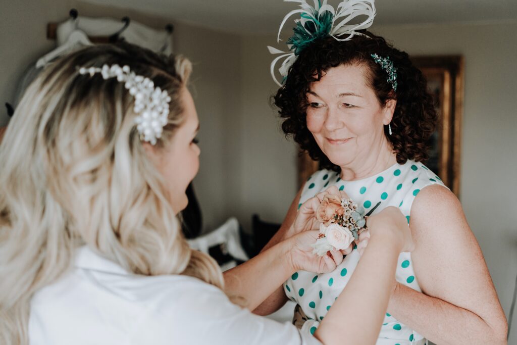 CHESHIRE-WEDDING-PHOTOGRAPHY-THE-OUTBARN-LUCY-JACK-13