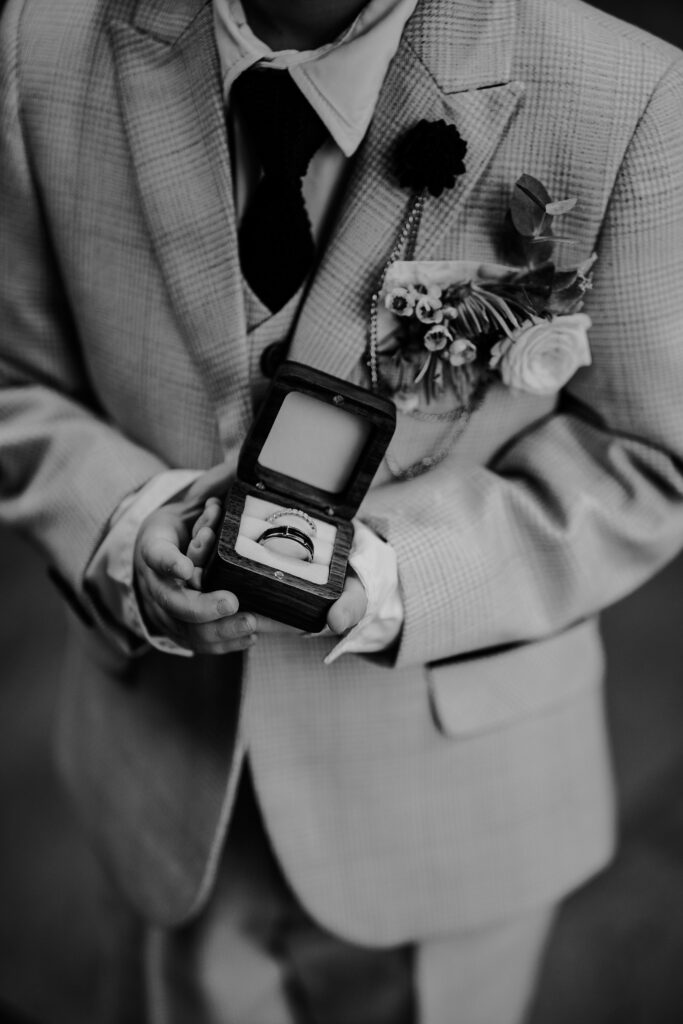 CHESHIRE-WEDDING-PHOTOGRAPHY-THE-OUTBARN-LUCY-JACK-26