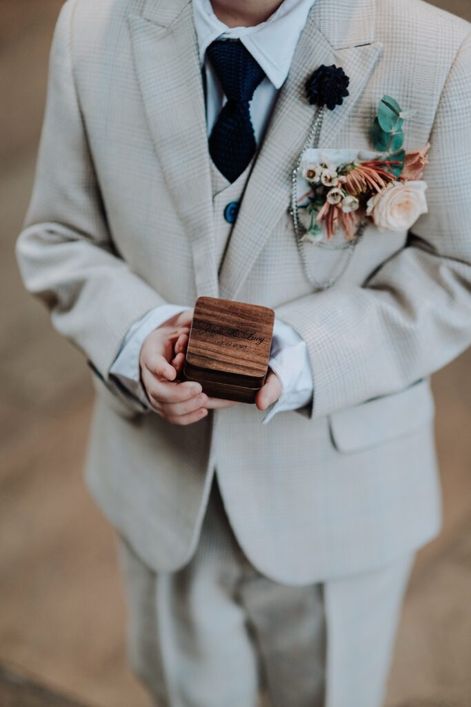 CHESHIRE-WEDDING-PHOTOGRAPHY-THE-OUTBARN-LUCY-JACK-27