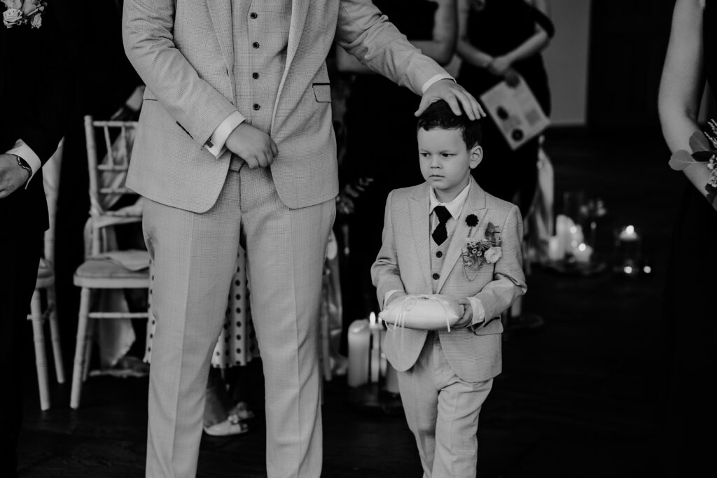 CHESHIRE-WEDDING-PHOTOGRAPHY-THE-OUTBARN-LUCY-JACK-28