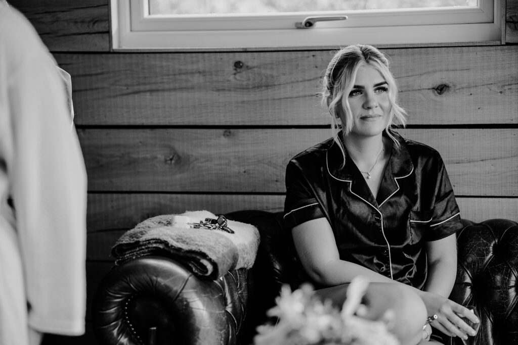 CHESHIRE-WEDDING-PHOTOGRAPHY-THE-OUTBARN-LUCY-JACK-6