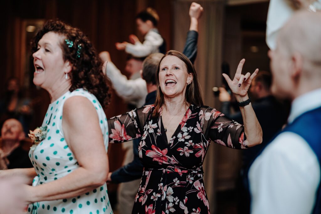 CHESHIRE-WEDDING-PHOTOGRAPHY-THE-OUTBARN-LUCY-JACK-63