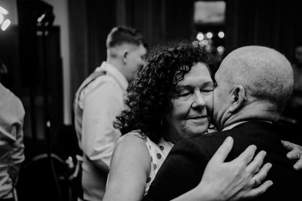 CHESHIRE-WEDDING-PHOTOGRAPHY-THE-OUTBARN-LUCY-JACK-71