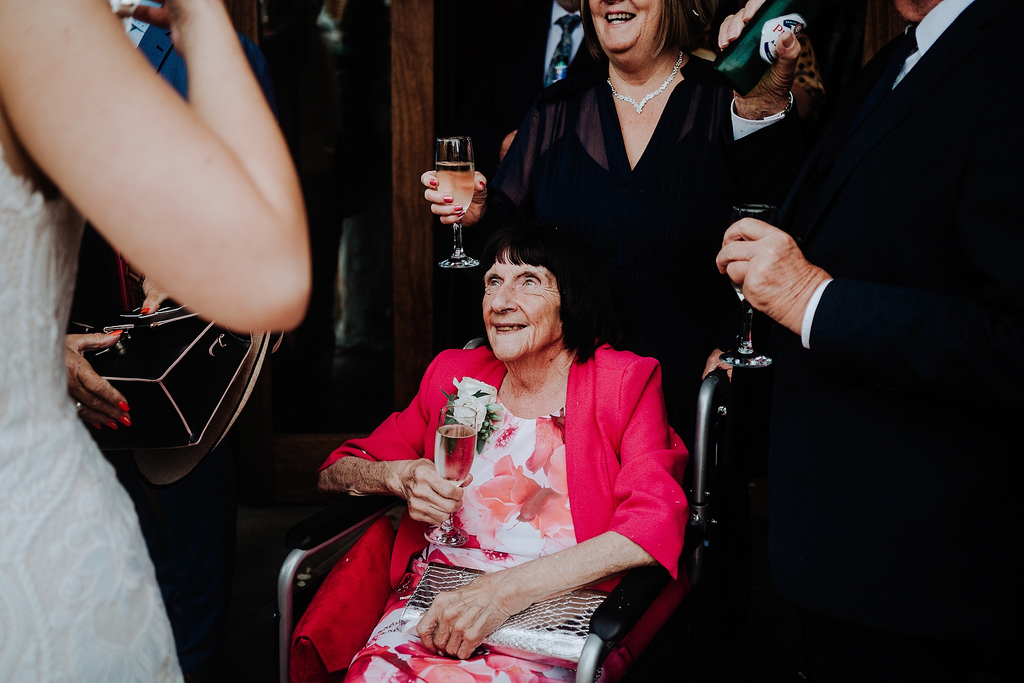 CHESHIRE-WEDDING-PHOTOGRAPHY-TIAH-PHILLIP-SANDHOLE-OAK-BARN-26