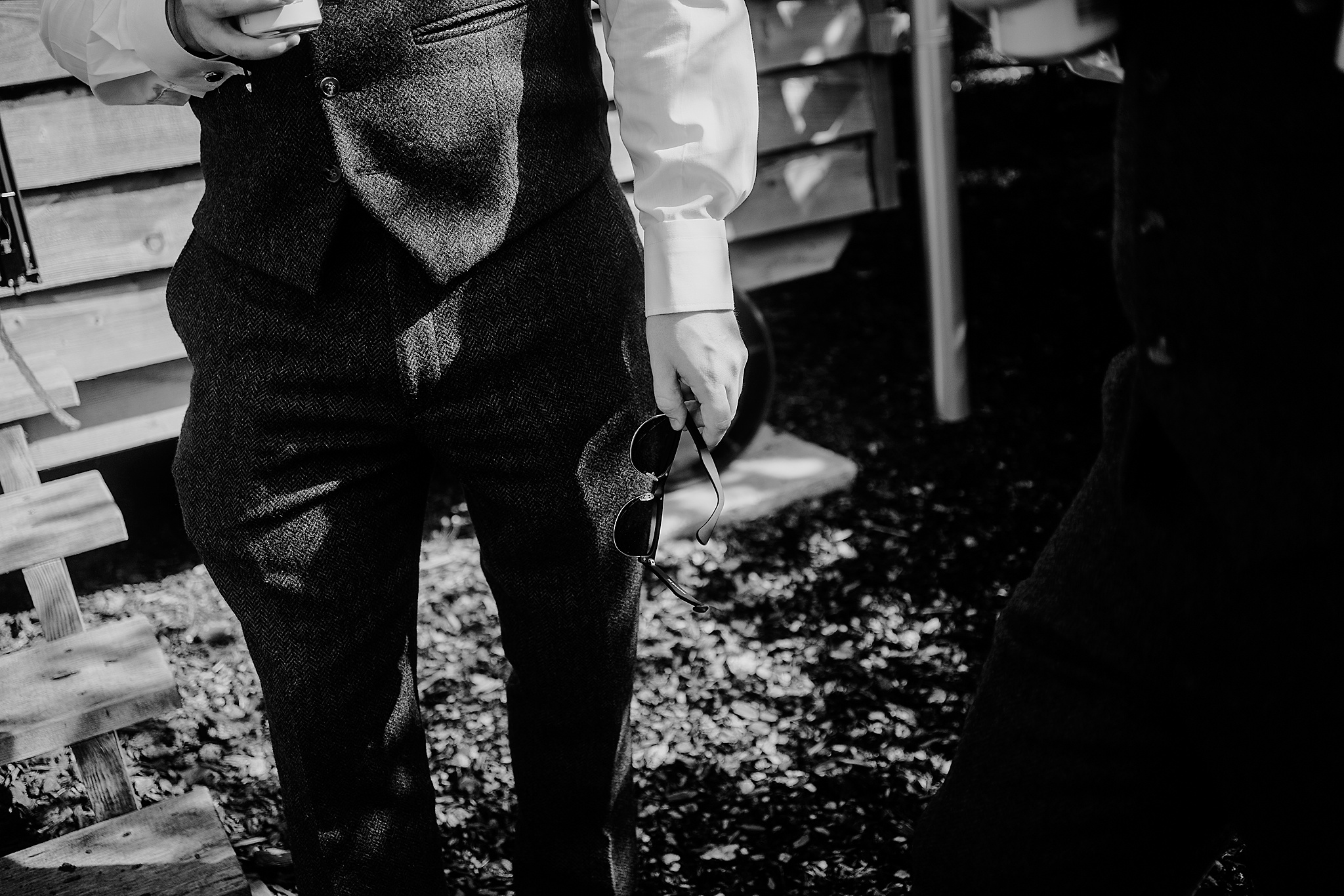 CHESHIRE-WEDDING-PHOTOGRAPHY-TIAH-PHILLIP-SANDHOLE-OAK-BARN-3