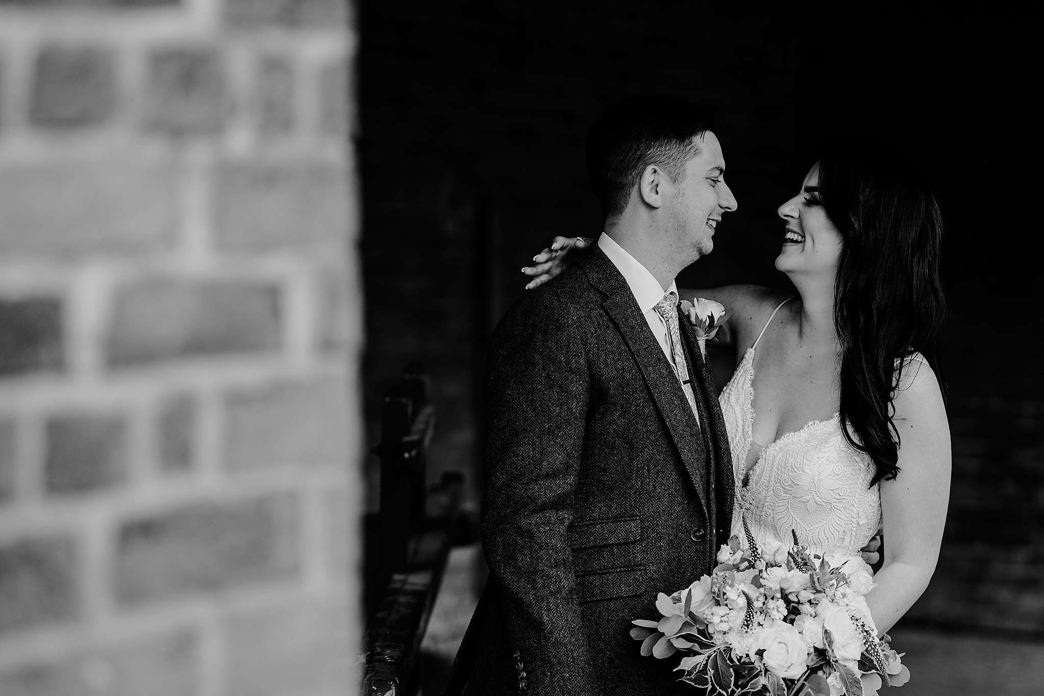 CHESHIRE-WEDDING-PHOTOGRAPHY-TIAH-PHILLIP-SANDHOLE-OAK-BARN-34