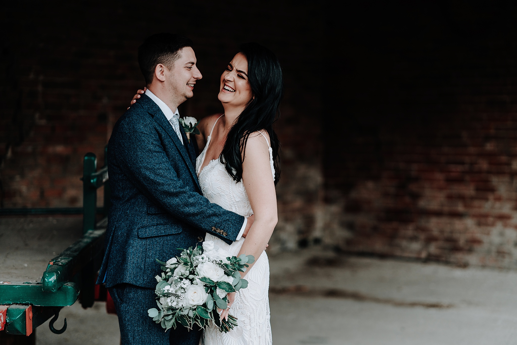 CHESHIRE-WEDDING-PHOTOGRAPHY-TIAH-PHILLIP-SANDHOLE-OAK-BARN-35