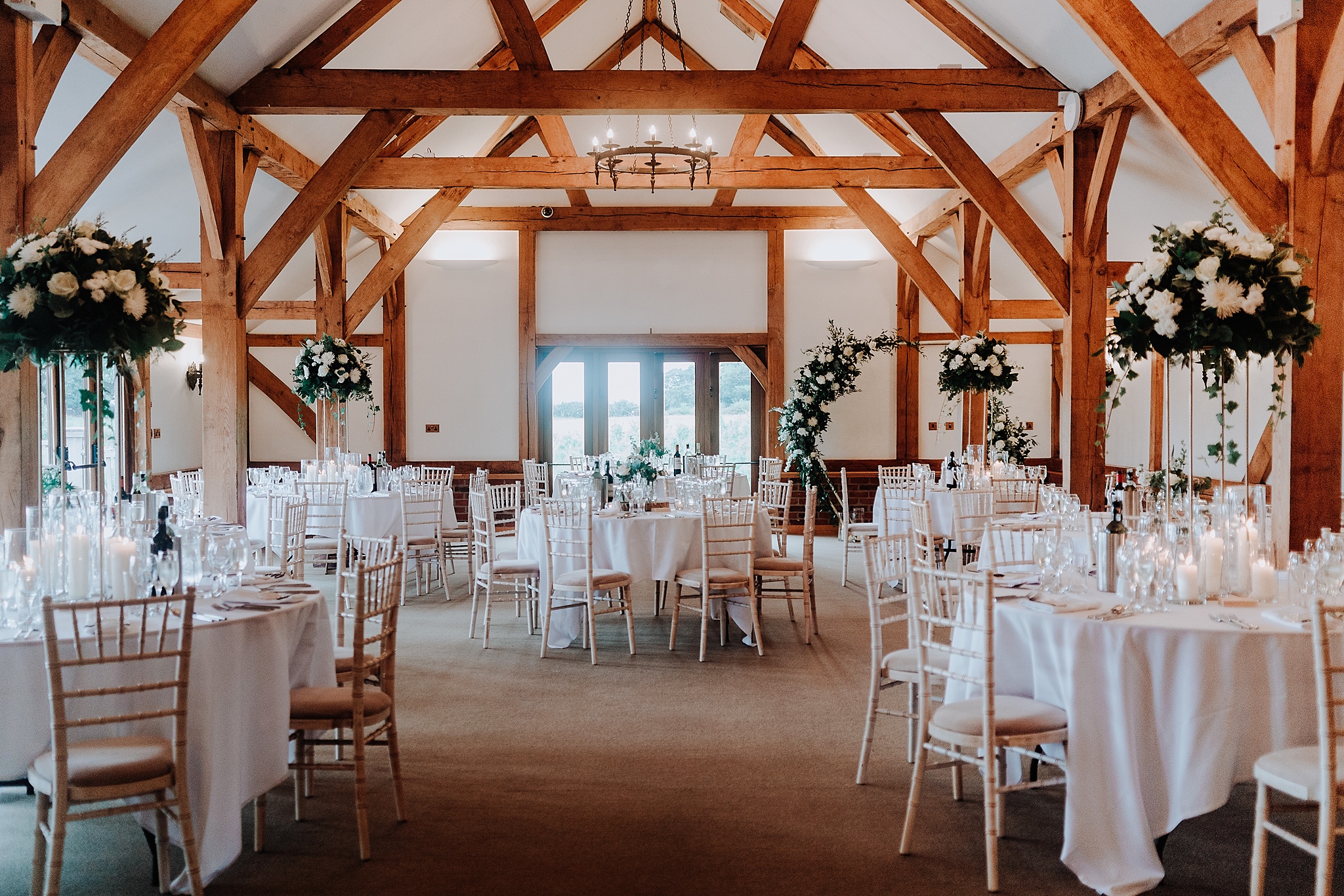 CHESHIRE-WEDDING-PHOTOGRAPHY-TIAH-PHILLIP-SANDHOLE-OAK-BARN-44