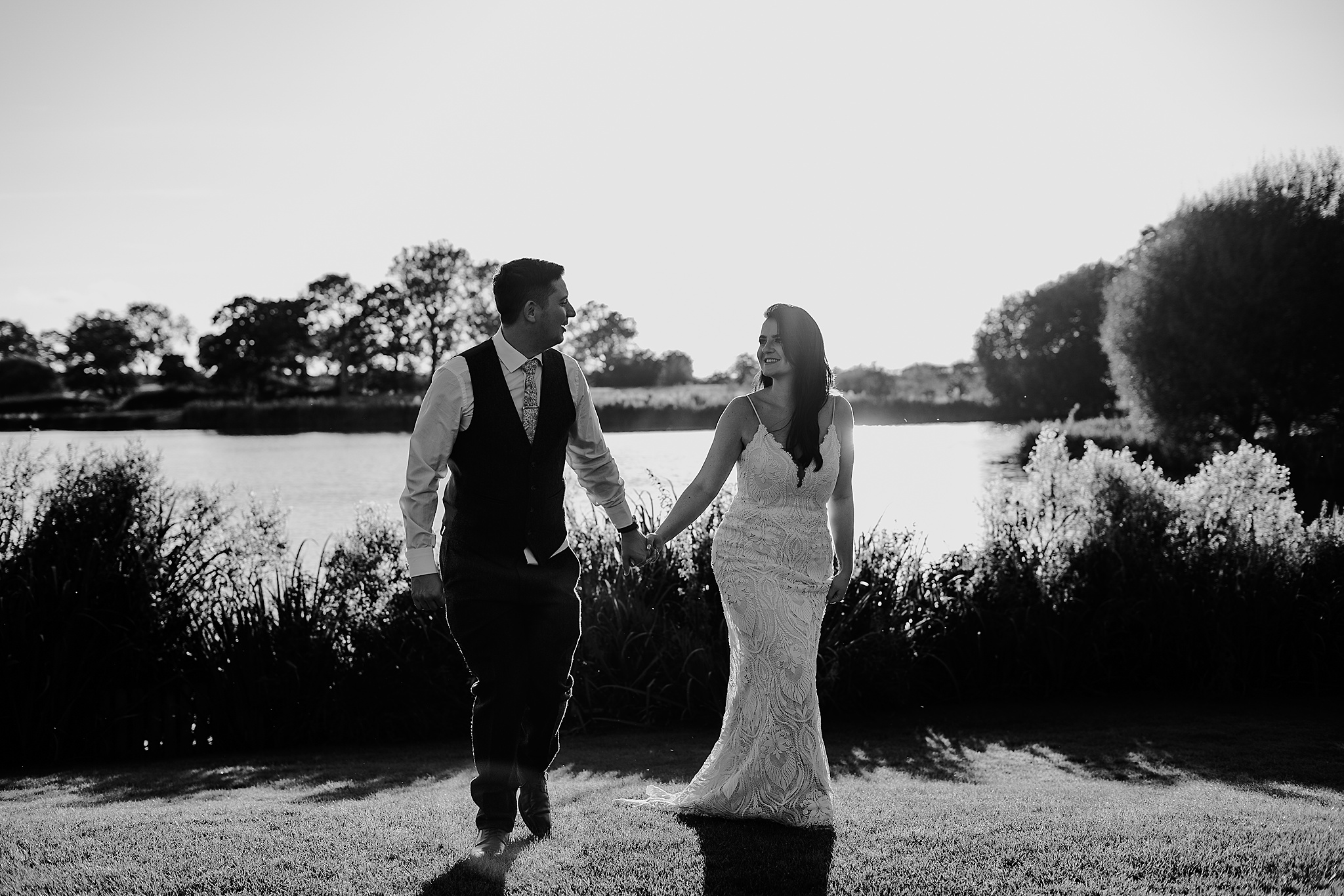 CHESHIRE-WEDDING-PHOTOGRAPHY-TIAH-PHILLIP-SANDHOLE-OAK-BARN-51