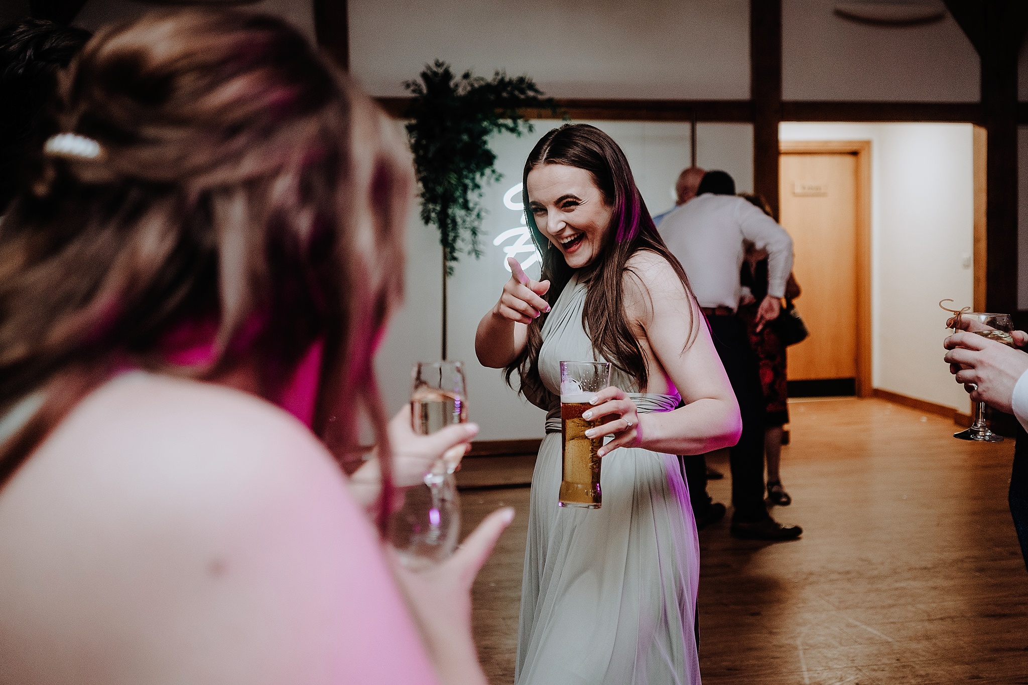 CHESHIRE-WEDDING-PHOTOGRAPHY-TIAH-PHILLIP-SANDHOLE-OAK-BARN-53