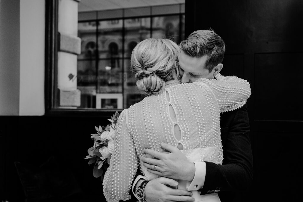 MANCHESTER-WEDDING-PHOTOGRAPHY-KING-ST-TOWNHOUSE-SIOBHAN-OLLIE25